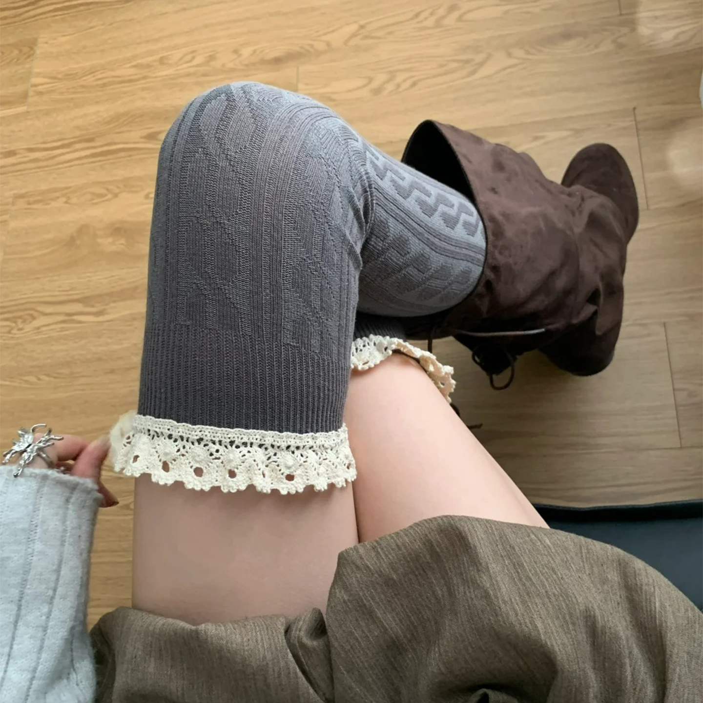 灰色过膝袜女秋长筒袜配靴子蕾丝