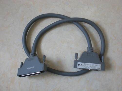 非实价议价议价NJ-EC0070 0.7米长 NP8REFSC-324W1 FUJIPLC连接线