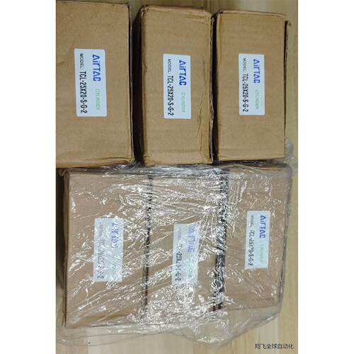 非实价议价议价议价全新正品气缸TCL25x20S，实物拍摄，现货6件，