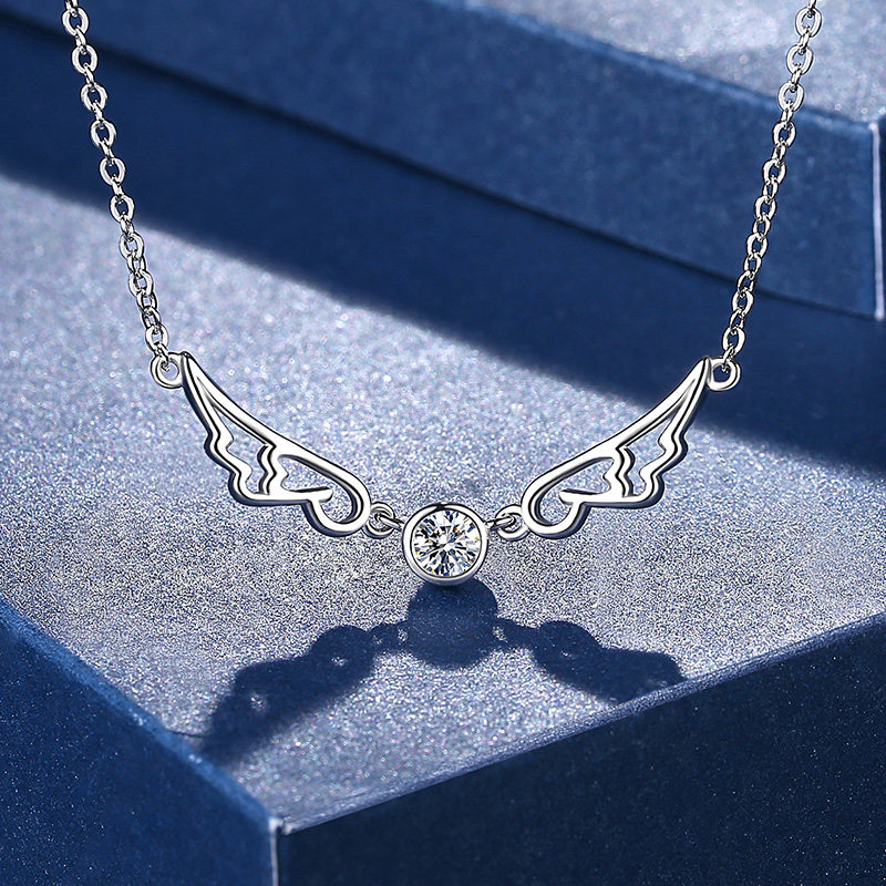 诗美洛莫桑石925银项链女简约小众天使之翼吊坠锁骨链情侣送礼物