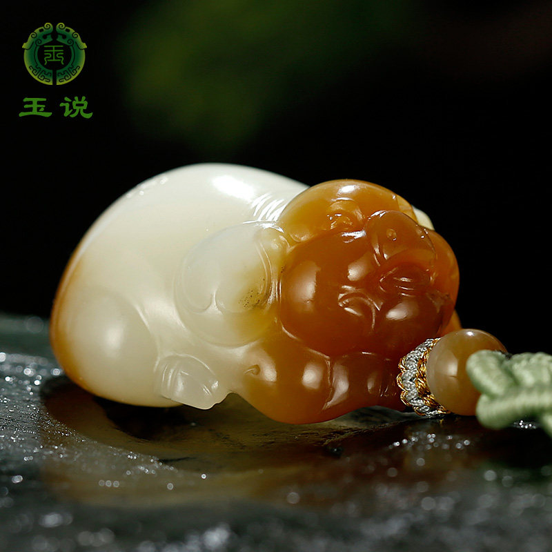 和田玉生肖猪吊坠男女款玉坠