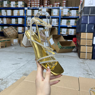 外贸原单方头粗跟时装凉鞋简约时尚新款一字扣百搭气质女高跟百搭