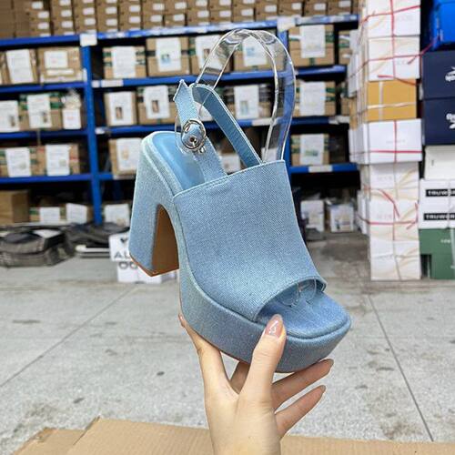 时尚方头纯色厚底粗高跟时装凉鞋