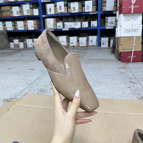 小方头纯色平底一脚蹬时装单鞋