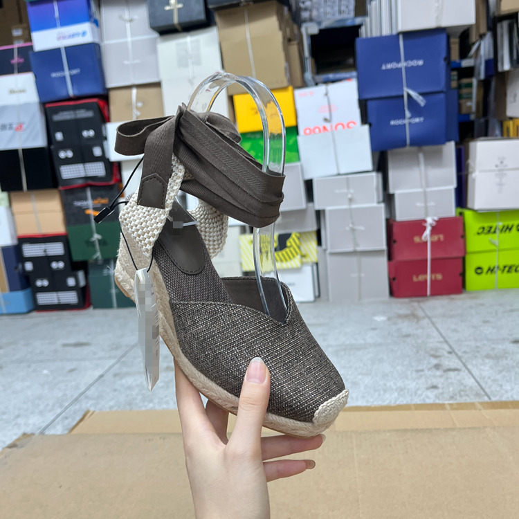 Lady Shoes外贸原单女鞋新款时尚圆头纯色坡跟系带包头时装凉鞋