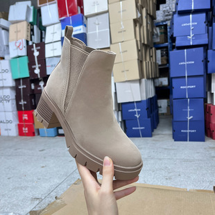 Lady Shoes外贸原单女靴新款时尚圆头纯色粗跟厚底套筒时装短靴