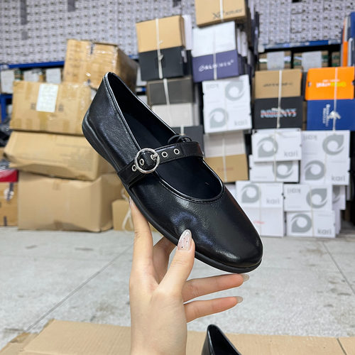 圆头纯色时尚平底一字扣时装单鞋