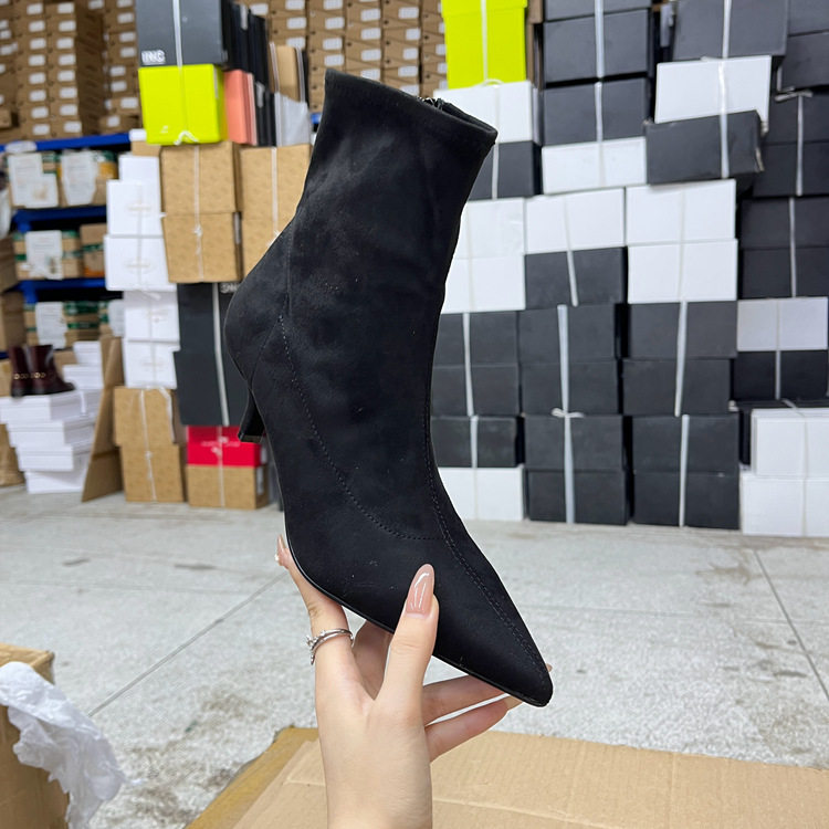 外贸原单女靴新款时尚气质尖头纯色侧拉链细高跟时装短靴瘦瘦靴