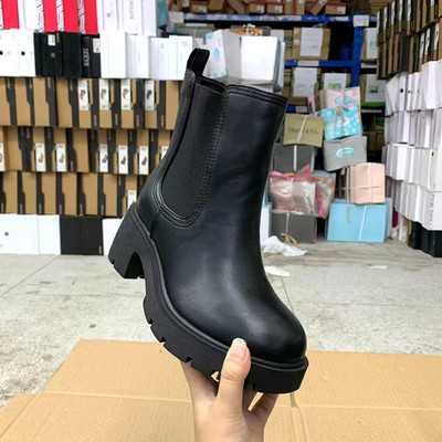 加宽鞋圆头粗跟纯色短靴马丁靴