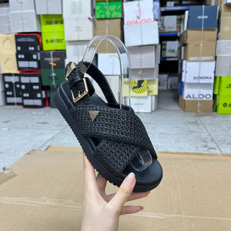 圆头纯色编织面三角标厚底凉鞋