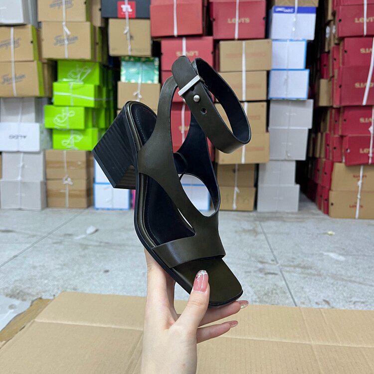 外贸原单女鞋新款时尚方头纯色脚腕绑带粗高跟皮带扣气质时装凉鞋