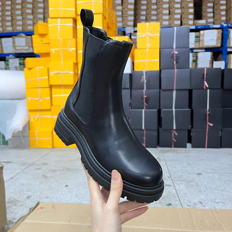 Lady Shoes 外贸原单女靴新款圆头纯色厚底粗跟时装短靴烟筒靴