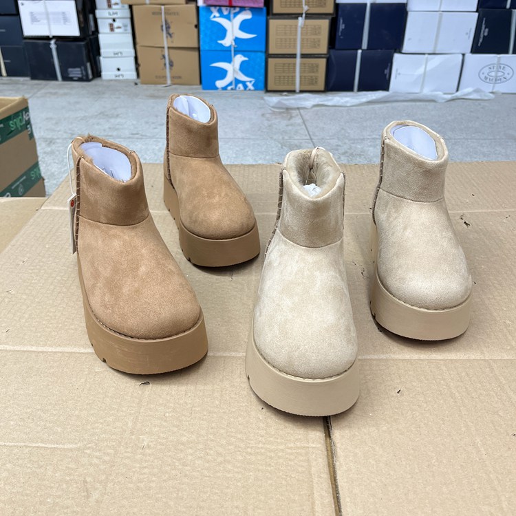 经典款圆头厚底增高面包鞋雪地靴