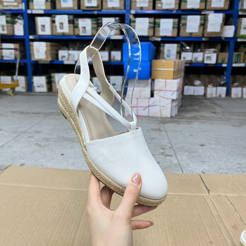 圆头纯色坡跟包头编织底时装单鞋