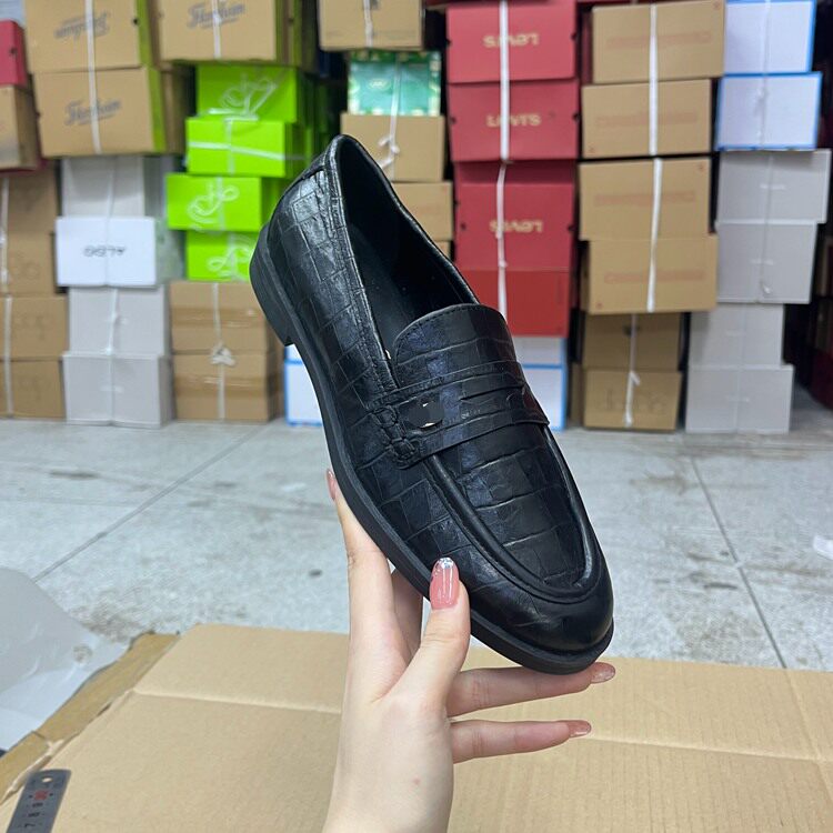 时尚圆头纯色菱格面一脚蹬乐福鞋