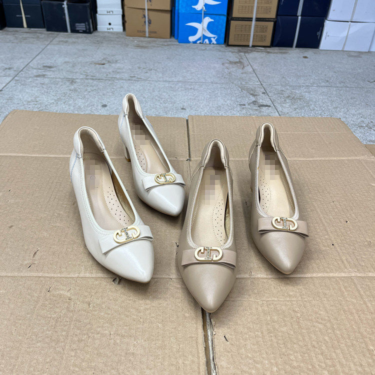 舒适尖头蝴蝶结浅口粗跟单鞋