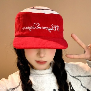 美式红色拼接印花字母灯芯绒平顶帽男女嘻哈鸭舌帽显脸小棒球帽潮