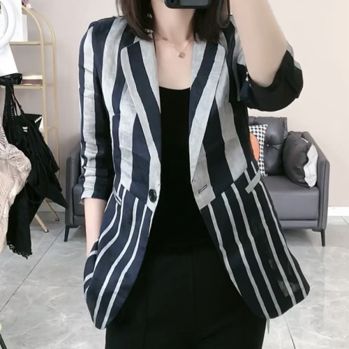休闲短外套条纹一粒纽
