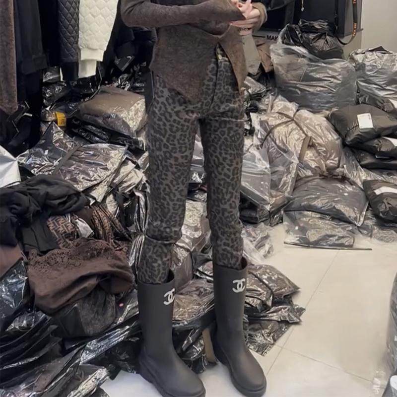 秋冬新款豹纹打底裤女高腰显瘦多纽扣外穿铅笔裤加绒洋气九分靴裤