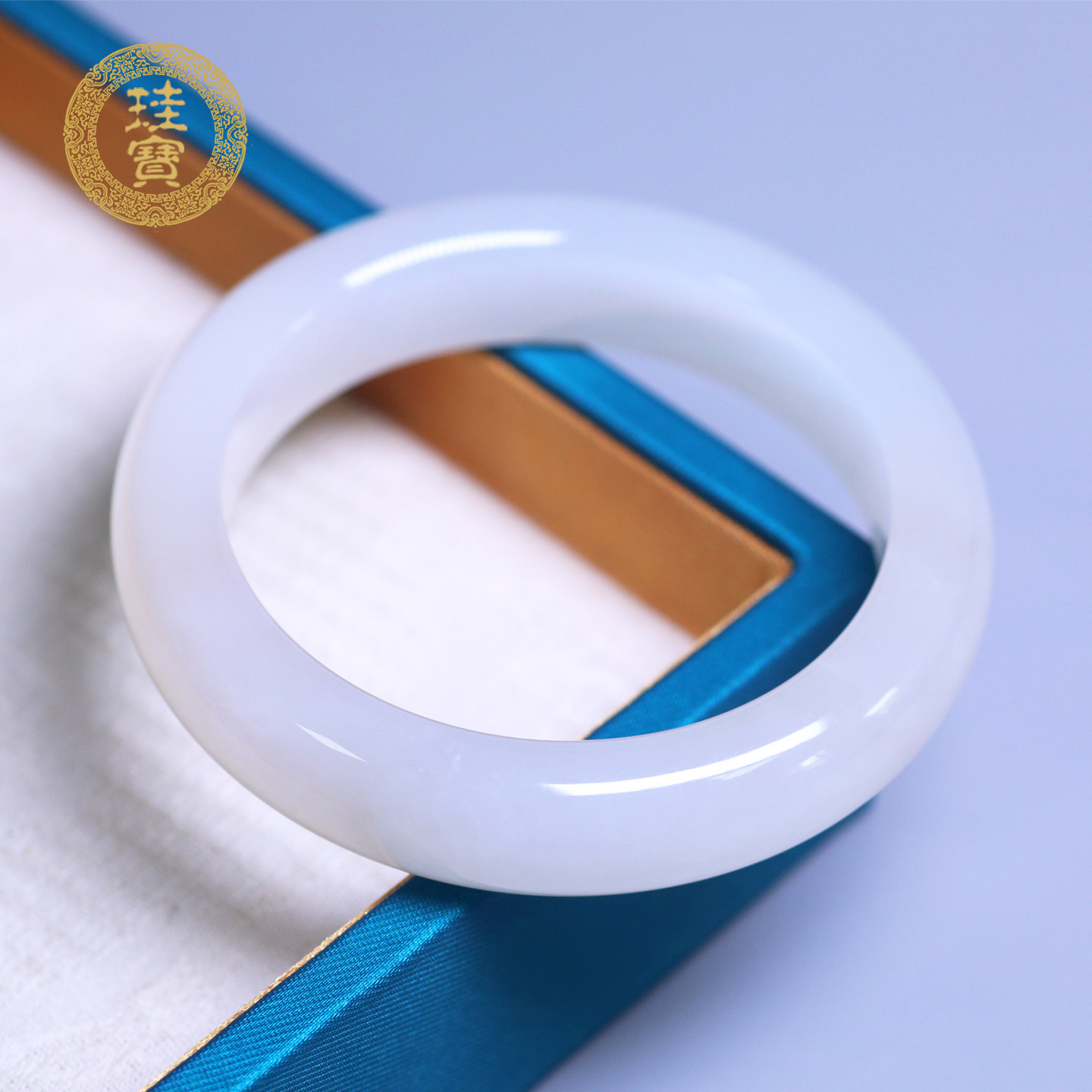 珪宝和田玉藕粉宽条手镯女53.4mm
