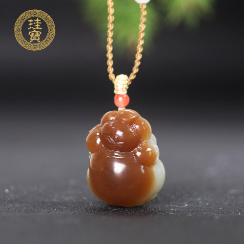 珪宝和田玉糖白玉招财猪吊坠项链