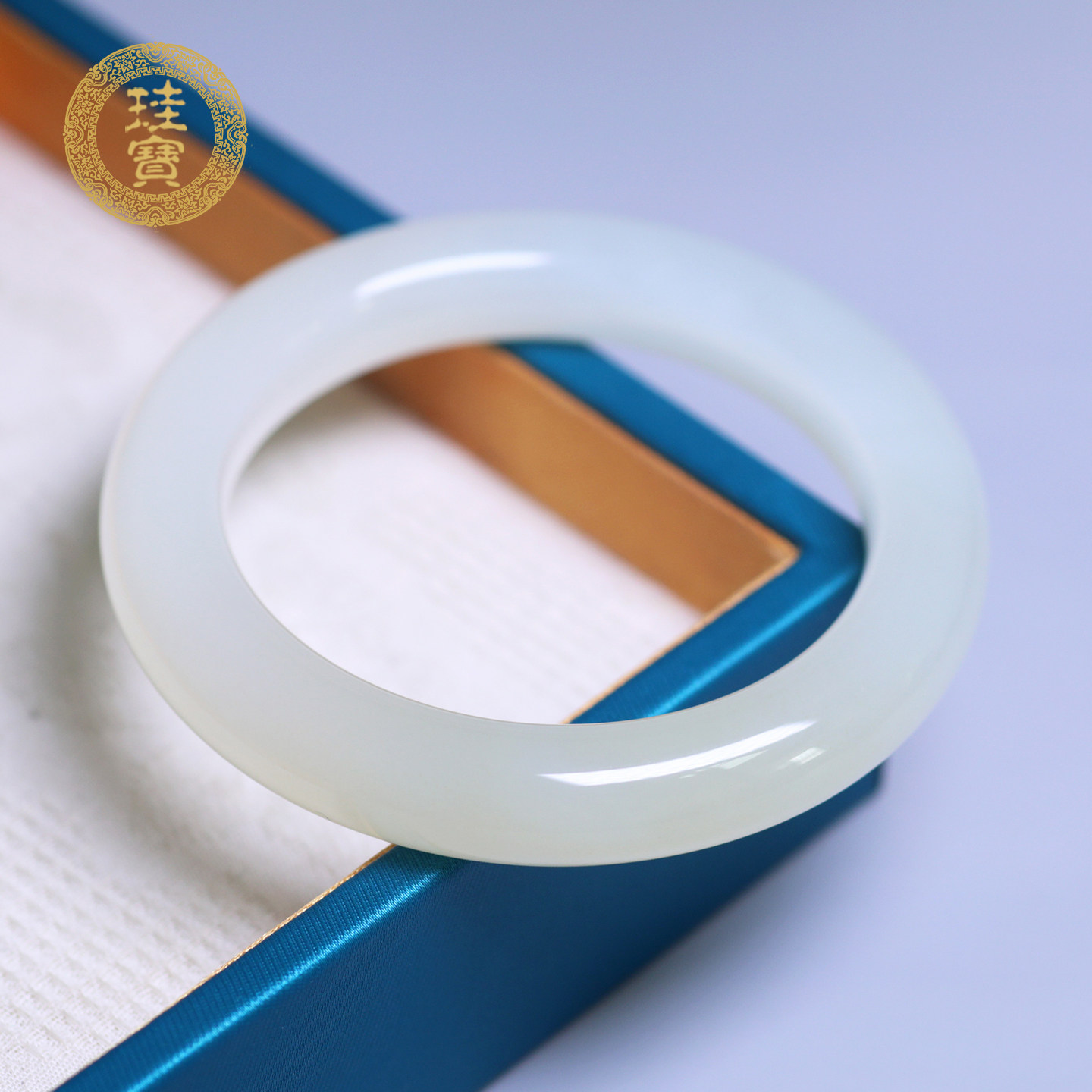 珪宝和田玉糖白玉手镯女款56.2mm