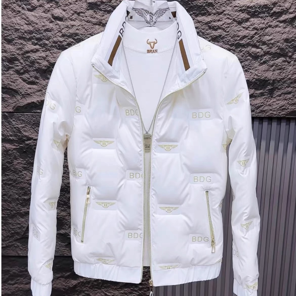 潮立领冬季短款字母羽绒服保暖