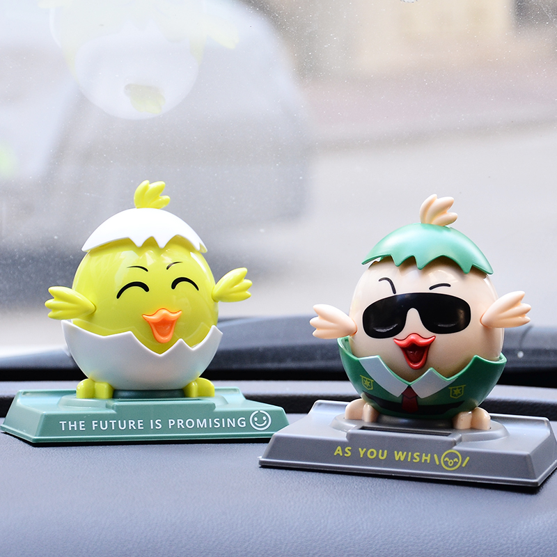 中控台网红太阳能招运鸡汽车摆件可爱创意摇摆鸡 车载临时停车牌