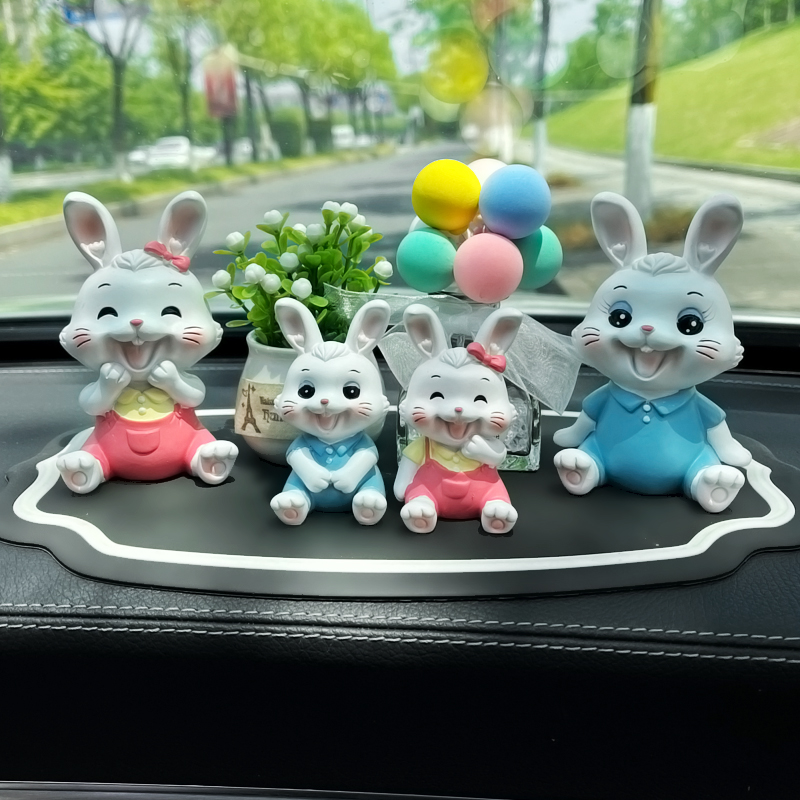 小兔全家福车摆件车载香薰装饰