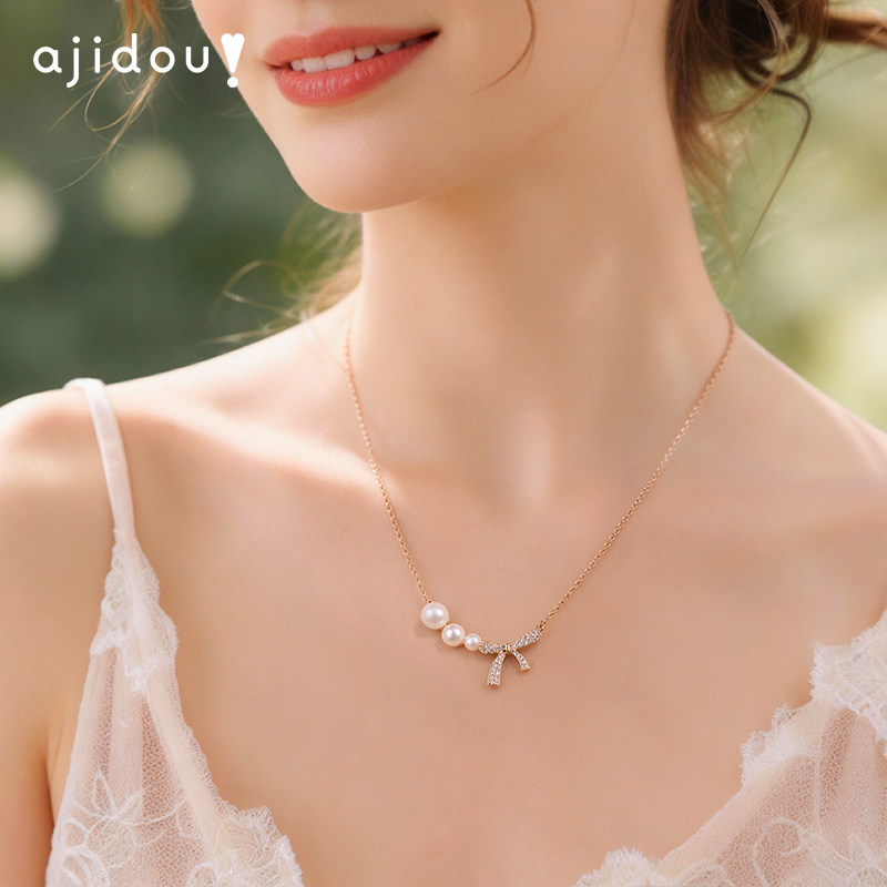 阿吉豆项链女款珍珠项链锆石吊坠甜美蝴蝶结配饰玫瑰金珍珠锁骨链