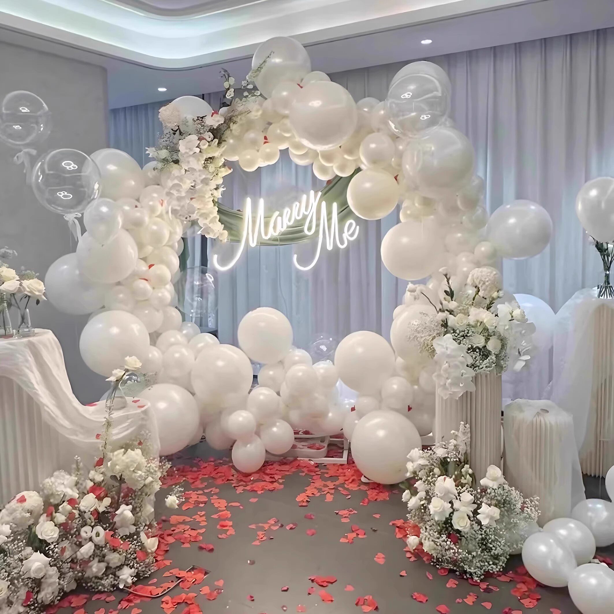 表白求婚室内外布置装饰蜡笔小新