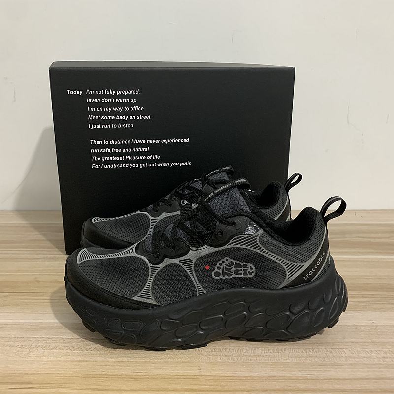 正品Traceable男士纽扣防泼水轻便防滑耐磨户外徒步越野跑鞋男鞋