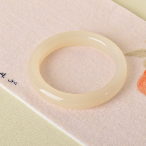 凤飞凰和田玉藕粉手镯细腻温润