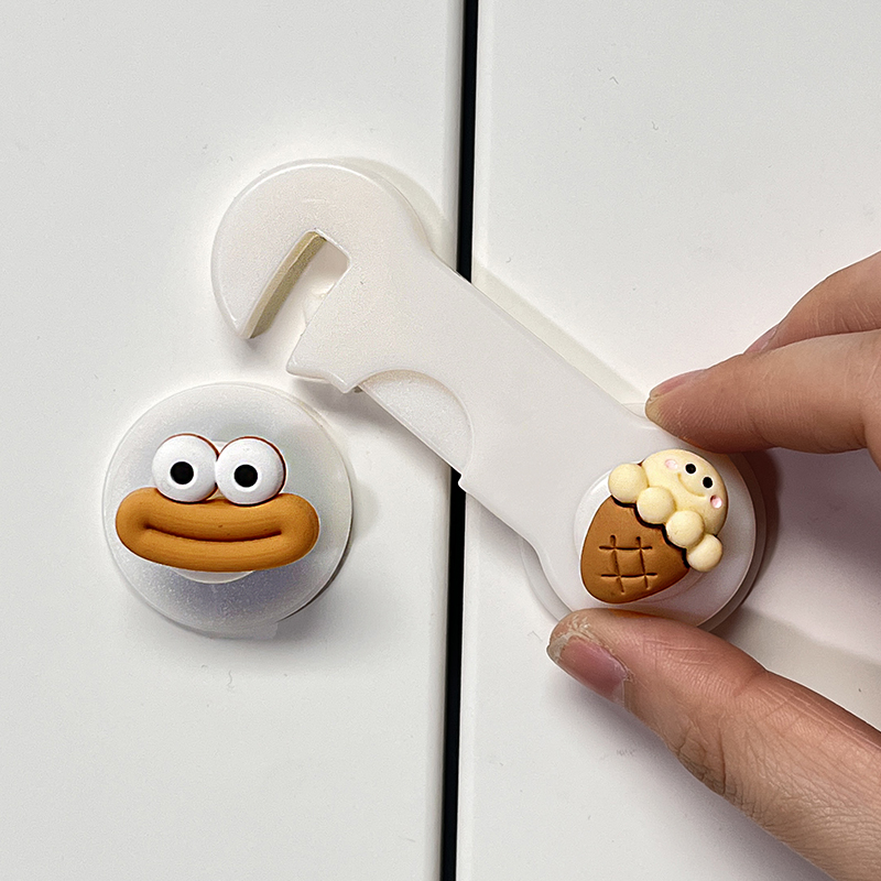 防宝宝开柜门锁扣儿童安全锁柜子防止开抽屉开门扣锁开冰箱门神器