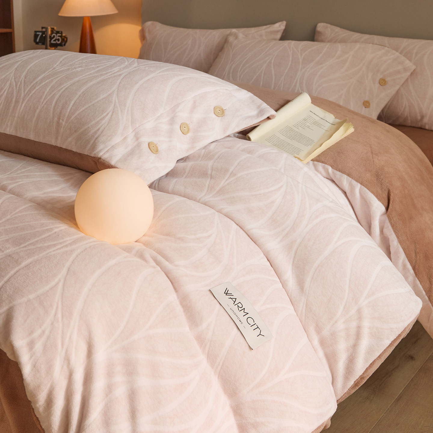 雕花牛奶绒四件套2025新款冬季加厚保暖珊瑚绒床单被套床笠款床品