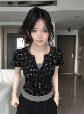 撞色波点V领半拉链短袖T恤女