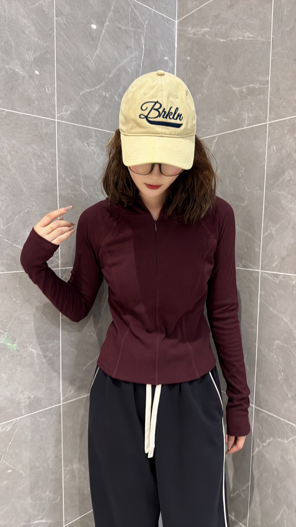 秋上新！【ULI尤里】修身简约连帽纯色长袖T恤  11915#  XJ