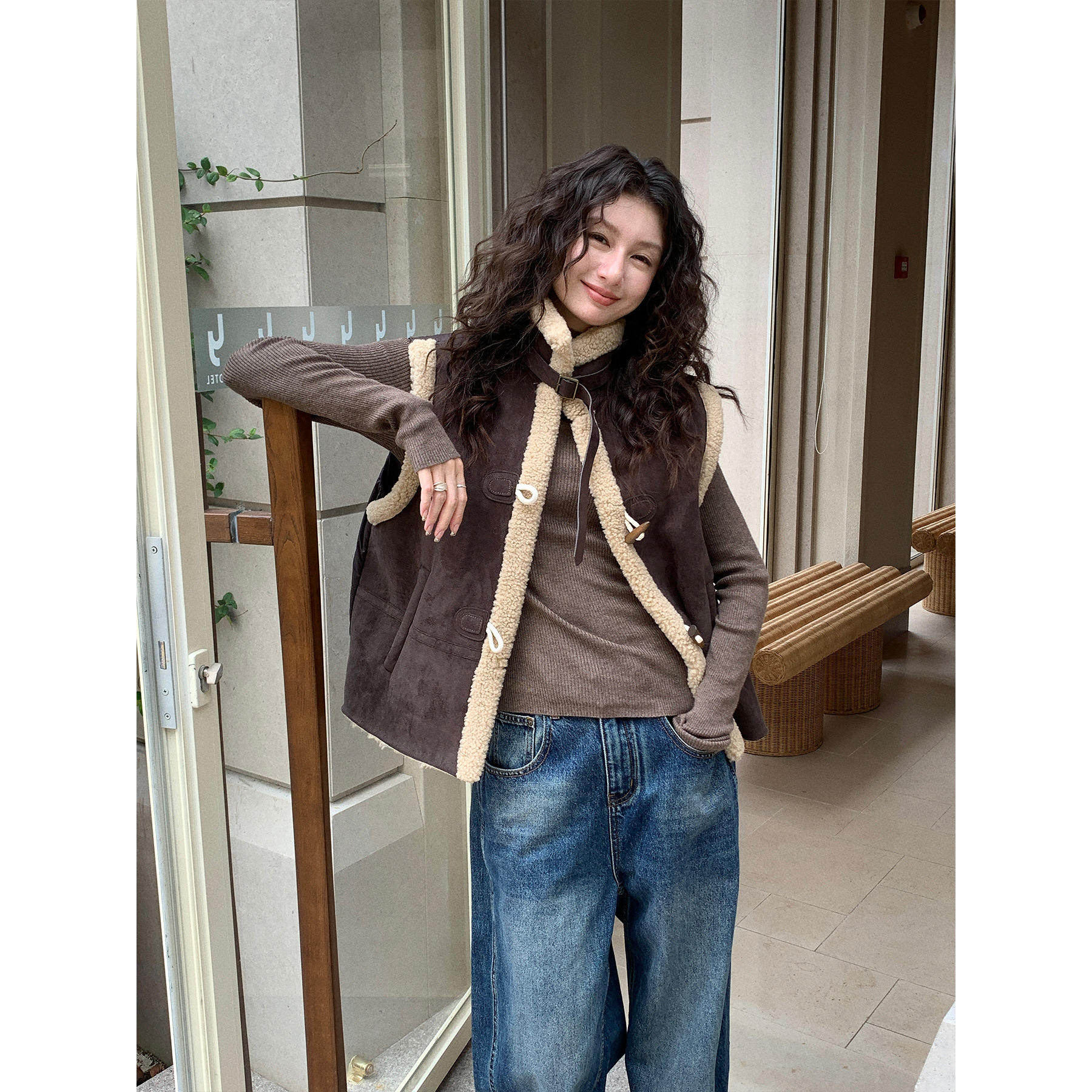 COMOS CMS皮毛草一体拼接90白鸭羽绒背心马甲女秋冬季外穿255257