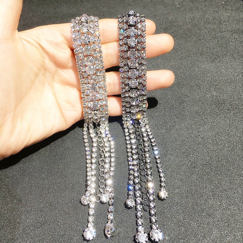 法国新款精致毛衣外配饰气质简约爆闪施华水晶流苏镶钻流苏手链女