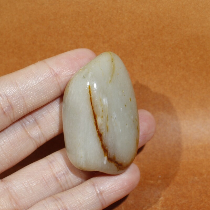和田玉天然玉石白玉籽料原石真皮原籽47克好型顺手小把件料挂件料