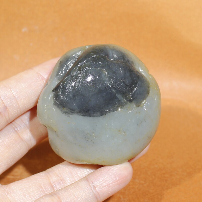 好型饱满青花聚墨原籽和田玉