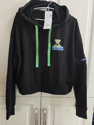 美家品牌清仓女短款圆领套头衫