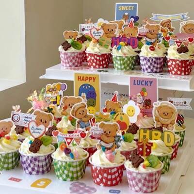 六一儿童节格纹纸杯蛋糕装饰卡通黄油小熊插件幼儿园生日小蛋糕