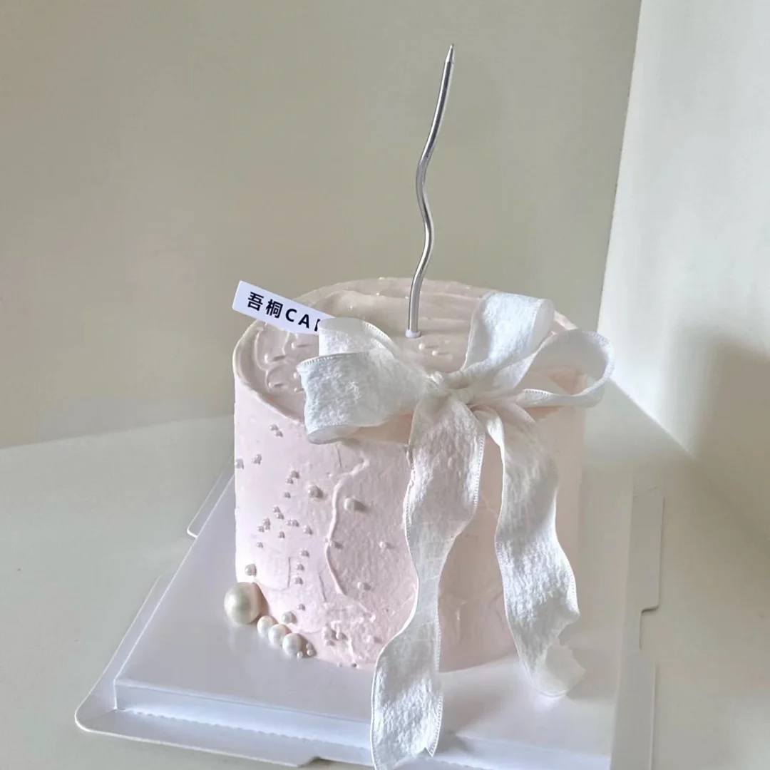 简约款丝带蝴蝶结蛋糕白色褶皱泡泡丝带蝴蝶结小仙女生日蛋糕插件