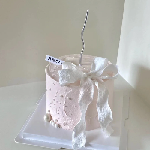 简约款丝带蝴蝶结蛋糕白色褶皱泡泡丝带蝴蝶结小仙女生日蛋糕插件