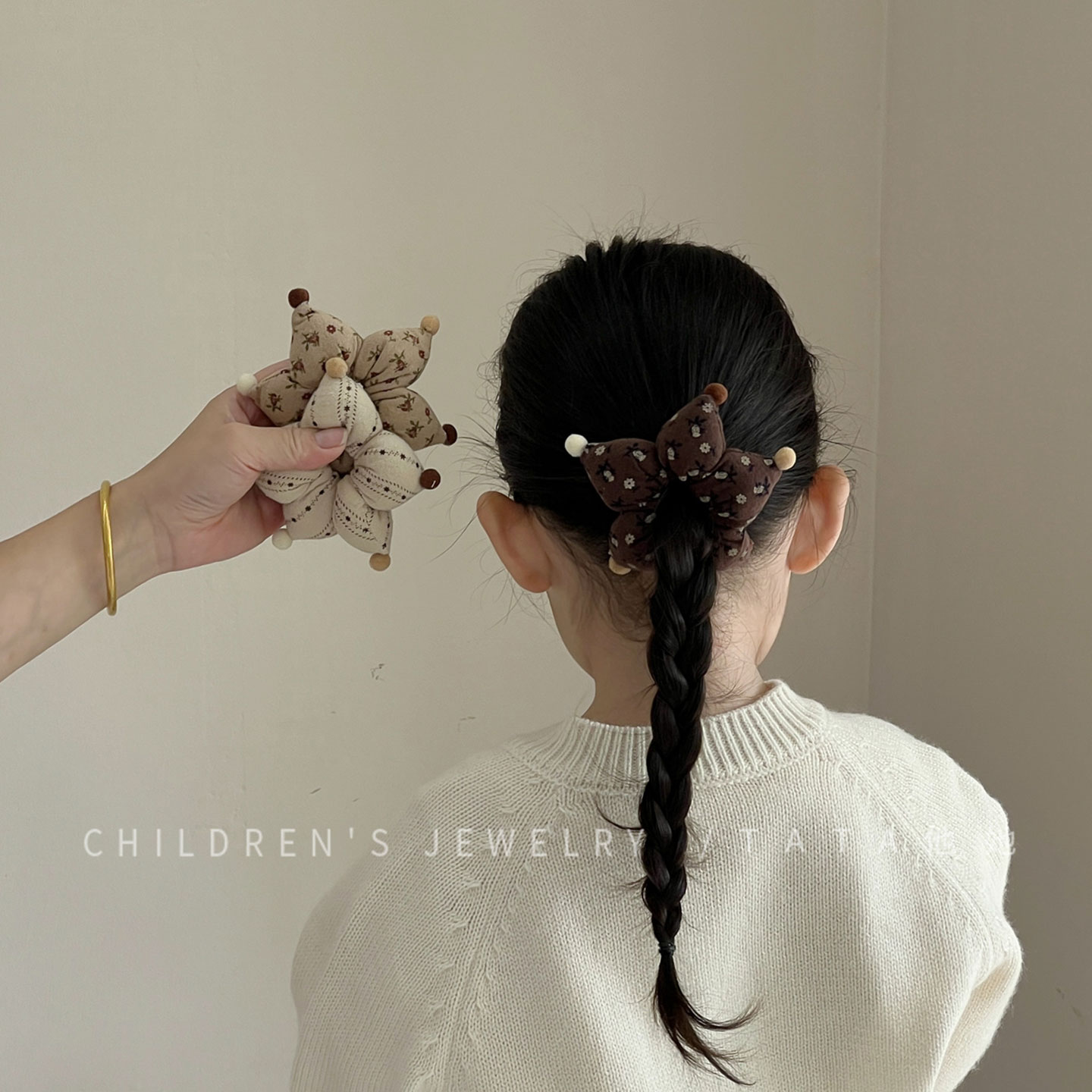 咖色碎花布艺海绵发圈