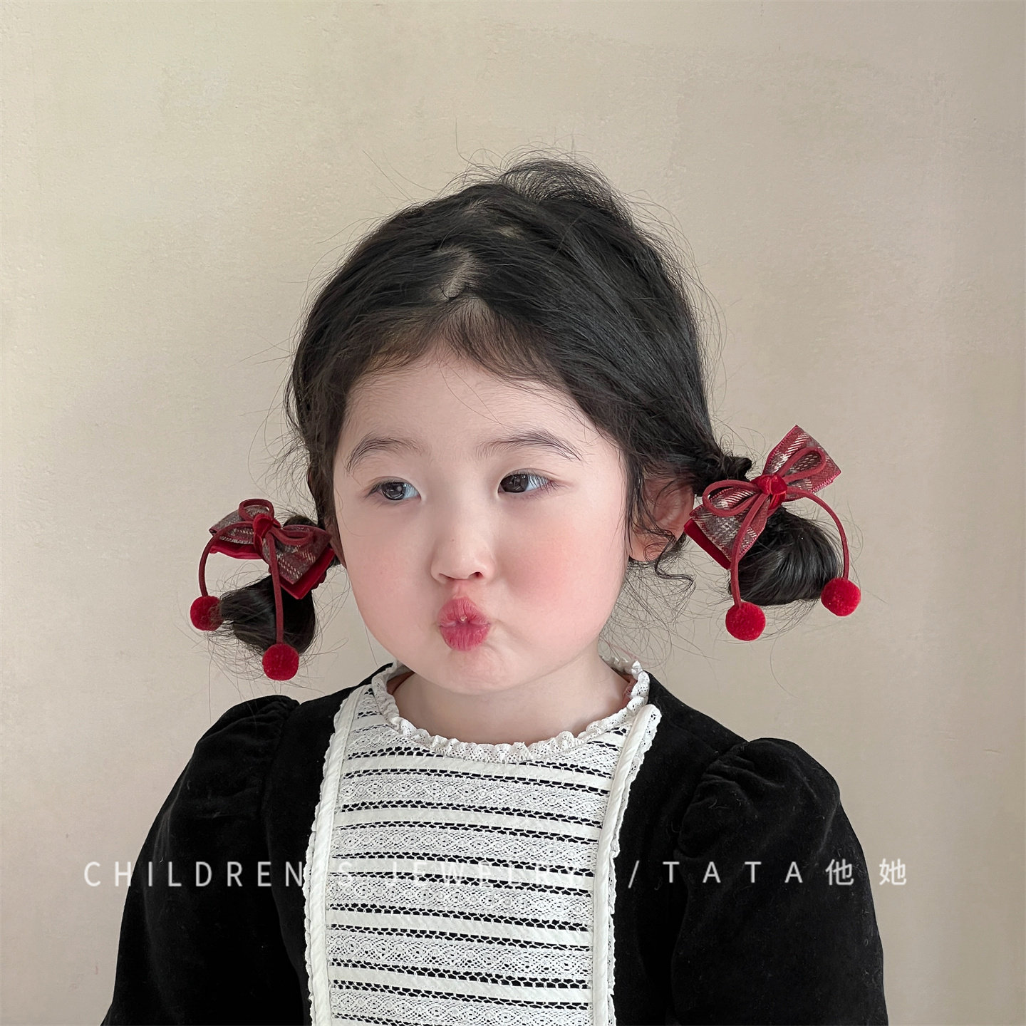 韩系高级感红格纹蝴蝶结发绳儿童丝绒球头饰女童过年喜庆发圈发饰