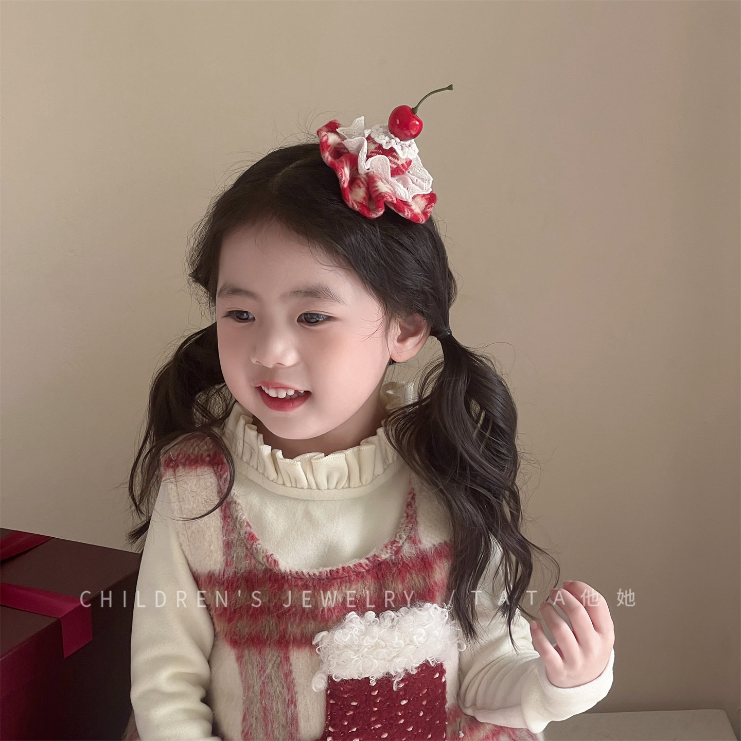 小樱桃蛋糕帽发夹女宝宝生日圣诞节头饰儿童网纱红色毛绒可爱发卡,童装/婴儿装/亲子装,发饰,淘宝优惠券,粉丝福利购,淘宝优惠卷