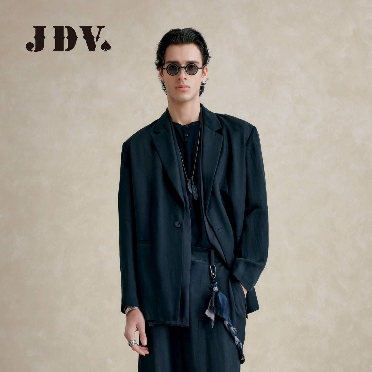 JDV商场同款哑光垂感休闲西服2026秋季老钱风垫肩微阔西装WMJAW65