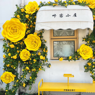 网红黄色eva泡沫玫瑰花墙玫瑰的故事主题装饰仿真花餐饮景区造景